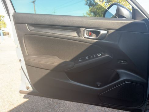 Used 2023 Honda Civic Sport image 18