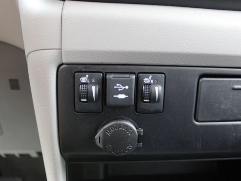 Used 2020 Toyota Sienna XLE AWD/4WD image 19