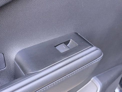 Certified 2025 Toyota Highlander LE FWD image 24