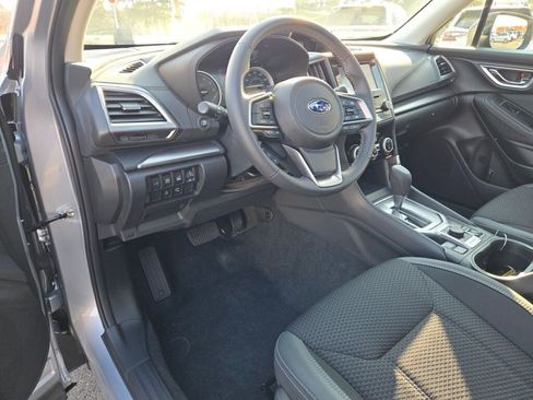 Used 2023 Subaru Forester Premium image 19