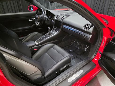 Used 2022 Porsche 718 Cayman image 37