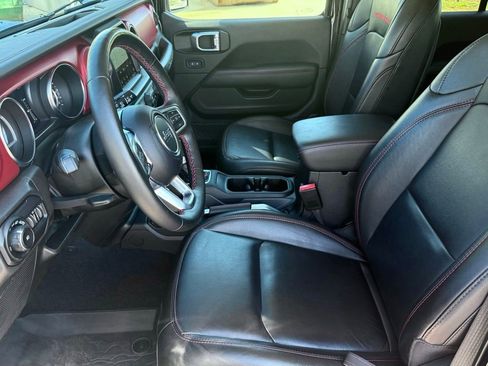 Used 2022 Jeep Wrangler Unlimited Rubicon w/ Cold Weather Group AWD/4WD image 12