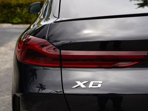 Used 2022 BMW X6 xDrive40i AWD/4WD image 16