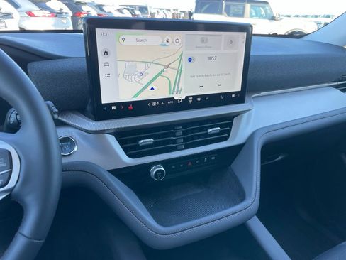 Used 2025 Ford Explorer Active image 11