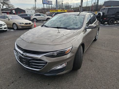 Used 2020 Chevrolet Malibu LT FWD image 3