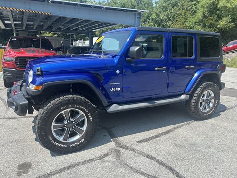 Used 2018 Jeep Wrangler Unlimited Sahara AWD/4WD image 1