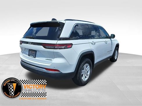 Certified 2023 Jeep Grand Cherokee Laredo image 11