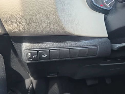 Used 2020 Toyota Corolla LE FWD image 23