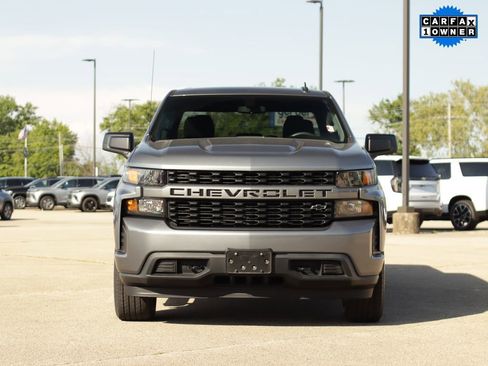 Used 2020 Chevrolet Silverado 1500 Custom w/ Custom Value Package AWD/4WD image 2