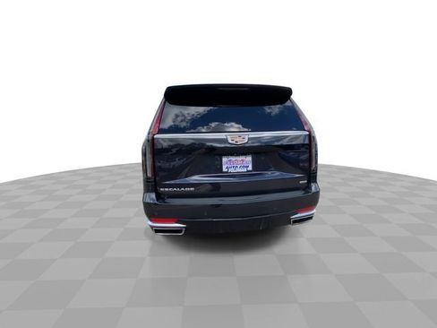 Used 2022 Cadillac Escalade ESV Premium Luxury AWD/4WD image 9