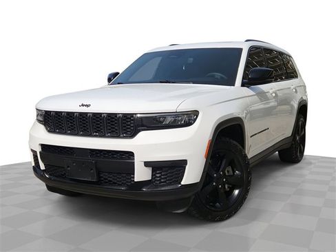Used 2023 Jeep Grand Cherokee L Altitude image 1