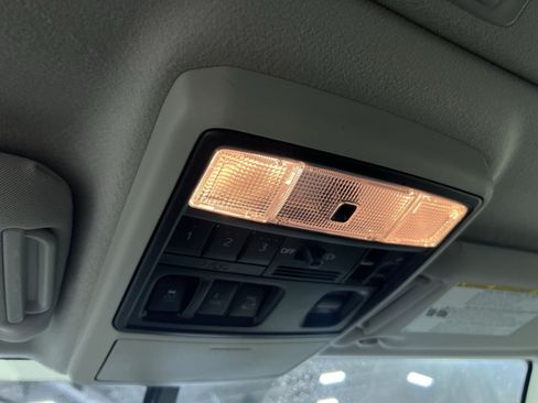 Used 2016 Toyota 4Runner Limited AWD/4WD image 33
