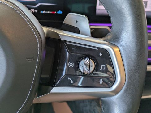 Used 2023 BMW 740i image 23