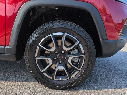 Certified 2025 Jeep Compass Trailhawk AWD/4WD image 12