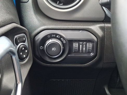 Used 2022 Jeep Wrangler Unlimited Sport AWD/4WD image 27