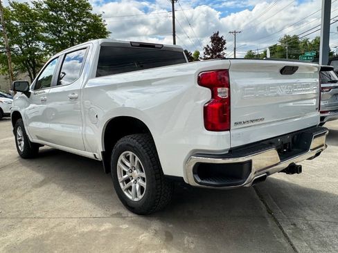 Used 2022 Chevrolet Silverado 1500 LT AWD/4WD image 5