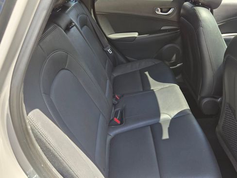 Used 2023 Hyundai Kona Limited image 16