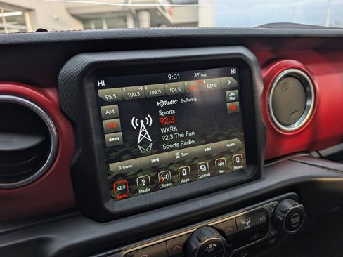 Used 2018 Jeep Wrangler Unlimited Rubicon image 25