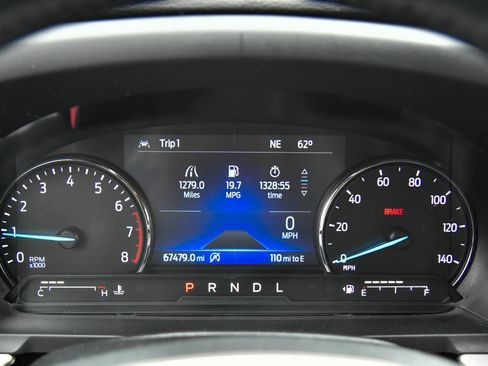 Used 2021 Ford Explorer XLT w/ Equipment Group 202A RWD image 30