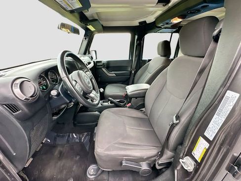 Used 2018 Jeep Wrangler Unlimited Sport w/ Connectivity Group image 17