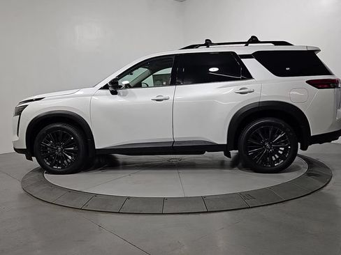 New 2026 Nissan Pathfinder SL w/ SL Premium Package AWD/4WD image 2
