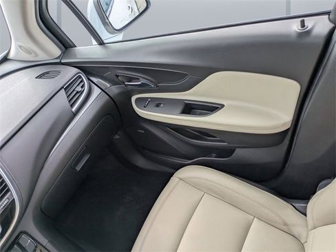 Used 2017 Buick Encore Premium image 17