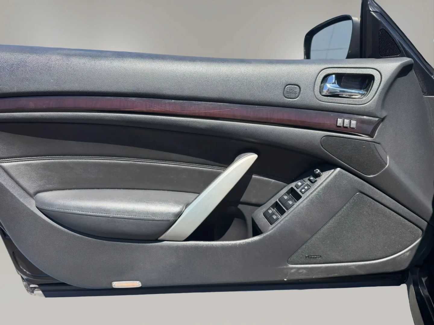 Used 2011 INFINITI G37 Convertible w/ Premium Pkg RWD image 9