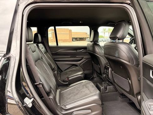 Used 2025 Jeep Grand Cherokee L Laredo RWD image 15