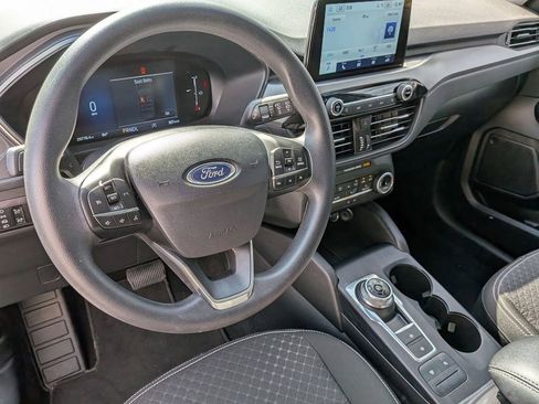 Used 2025 Ford Escape Active AWD/4WD image 14