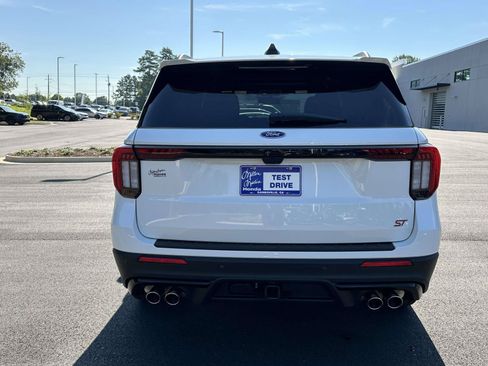 Used 2025 Ford Explorer ST w/ Sun And Sound Package AWD/4WD image 26