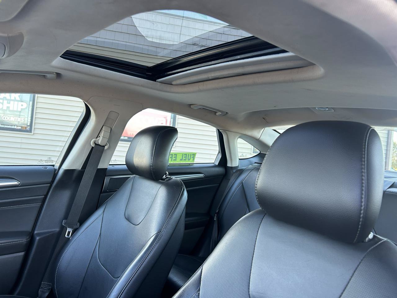 Used 2015 Ford Fusion Titanium FWD image 18