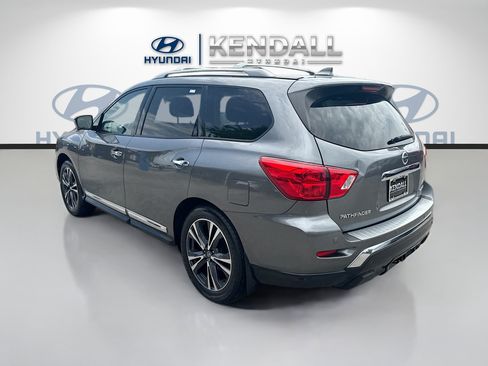 Used 2020 Nissan Pathfinder Platinum FWD image 4