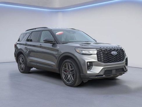 Certified 2025 Ford Explorer ST-Line w/ ST-Line Street Pack AWD/4WD image 2
