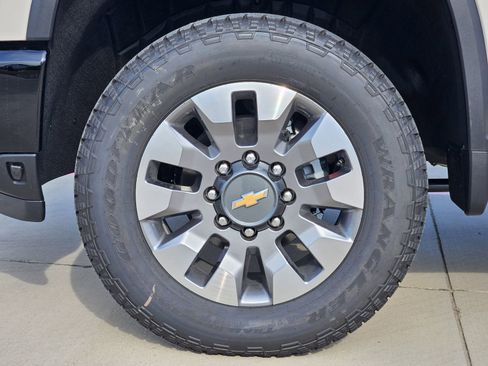 New 2026 Chevrolet Silverado 2500 Custom w/ Custom Value Package AWD/4WD image 13