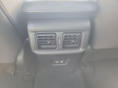 Used 2021 Toyota RAV4 XLE FWD image 16