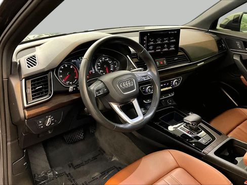 Used 2023 Audi Q5 2.0T Premium w/ Convenience Package AWD/4WD image 18