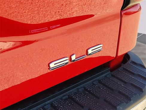 New 2026 GMC Sierra 1500 SLE w/ Preferred Package image 11