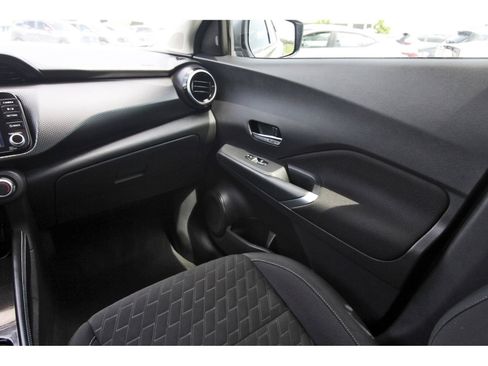 Used 2023 Nissan Kicks SV FWD image 13