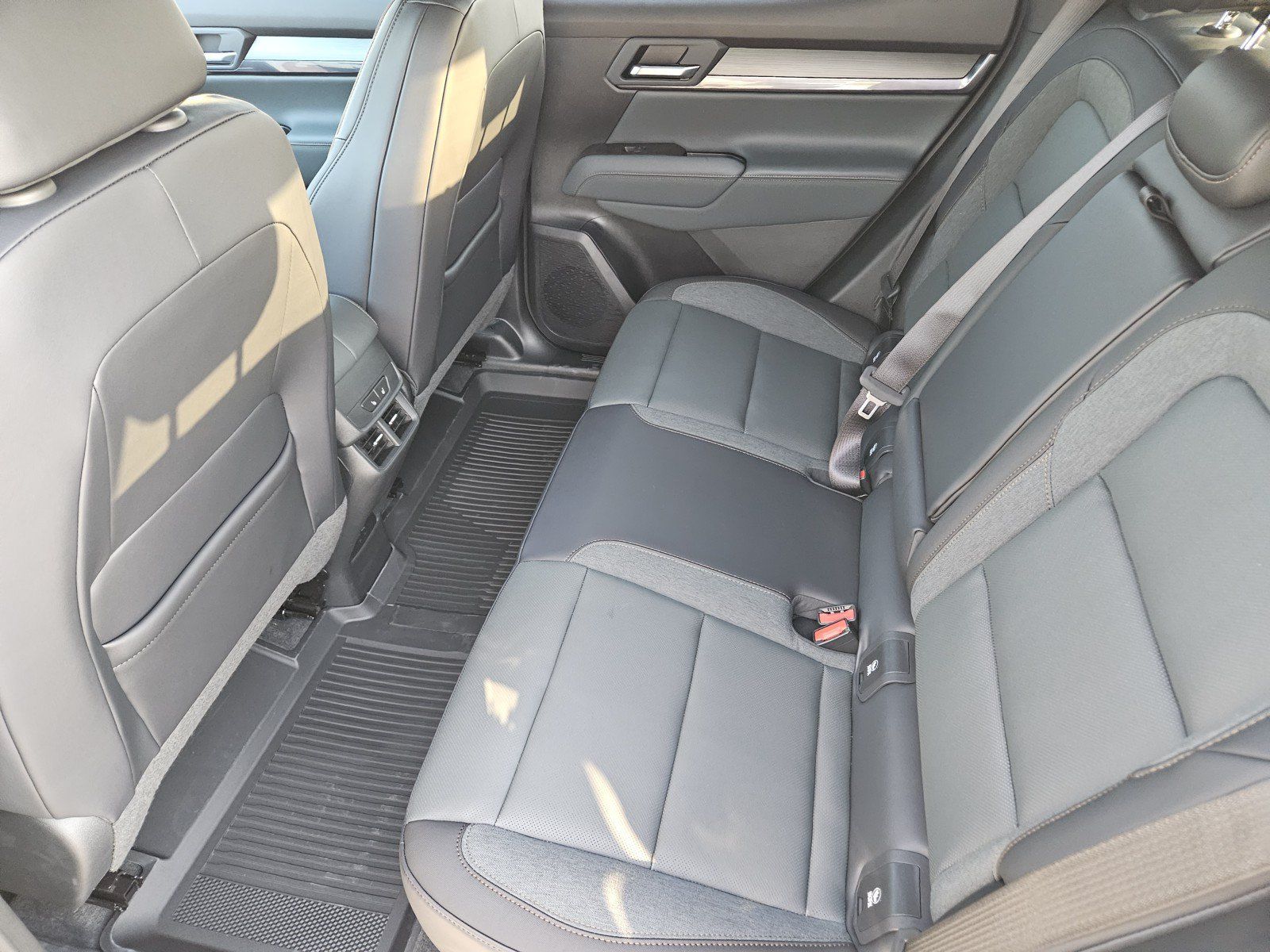 New 2027 GMC Terrain AT4 w/ Convenience Package III AWD/4WD image 19