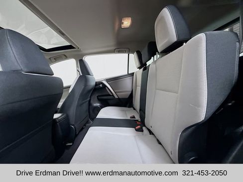 Used 2018 Toyota RAV4 XLE image 9