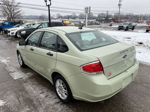 Used 2011 Ford Focus SE image 16