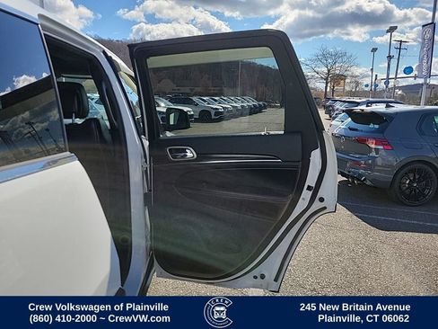 Used 2017 Jeep Grand Cherokee Limited w/ Luxury Group II AWD/4WD image 53