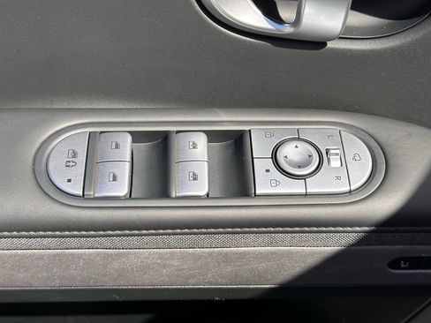 Used 2024 Hyundai Ioniq 5 Limited image 24