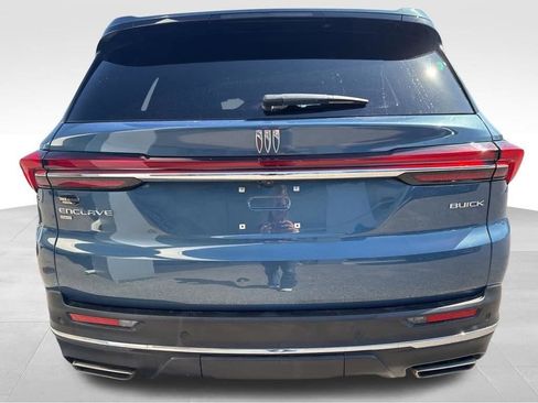 Used 2025 Buick Enclave Preferred AWD/4WD image 6