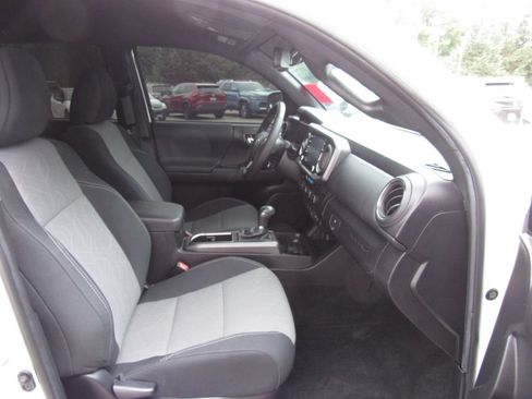 Certified 2023 Toyota Tacoma TRD Sport AWD/4WD image 22