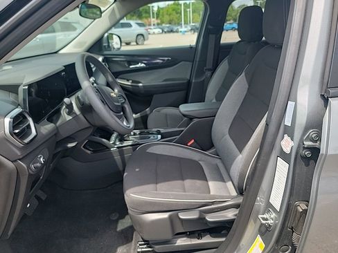 Used 2025 Chevrolet TrailBlazer LT AWD/4WD image 10