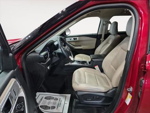 Used 2023 Ford Explorer XLT w/ Equipment Group 202A image 10