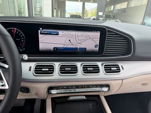 Certified 2025 Mercedes-Benz GLE 450e 4MATIC image 9