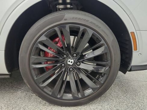 Used 2021 Bentley Bentayga Speed AWD/4WD image 52