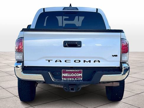 Used 2023 Toyota Tacoma TRD Off-Road image 7